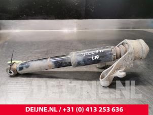 Gebruikte Schokdemper links-achter Volvo V90 II (PW) 2.0 D3 16V AWD Prijs € 60,00 Margeregeling aangeboden door van Deijne Onderdelen Uden B.V.