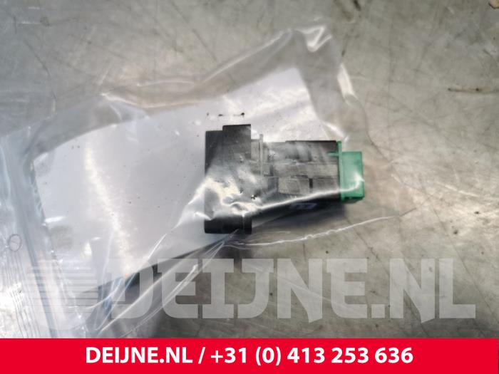 Peugeot Expert Centrale deurvergrendeling Schakelaar O144611