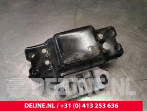 Volkswagen Caddy Engine mount O144635 photo 3