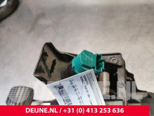 Renault Trafic Rempedaal O144916 foto 3