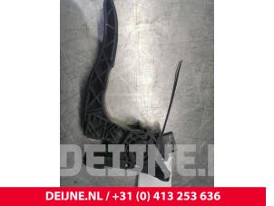 Mercedes Sprinter Accelerator pedal O145020 photo 2