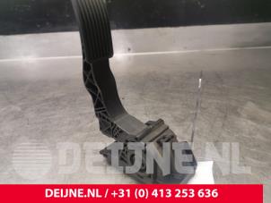 Mercedes Sprinter Accelerator pedal O145020 photo 3
