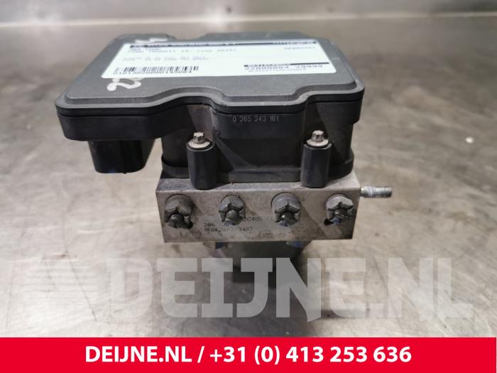 Gebruikte ABS Pomp Ford Transit 2.2 TDCi 16V Prijs € 84,70 Inclusief btw aangeboden door van Deijne Onderdelen Uden B.V.