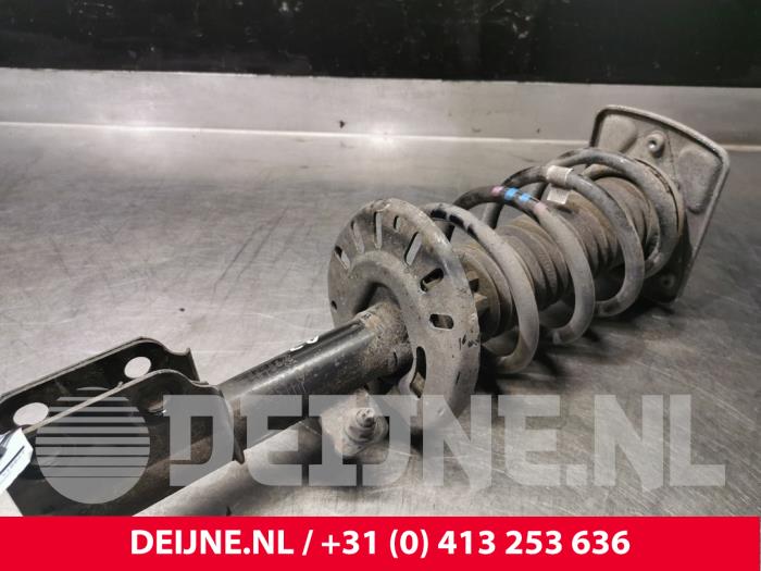 Peugeot Expert Stoßdämpferstrebe links vorne O145070