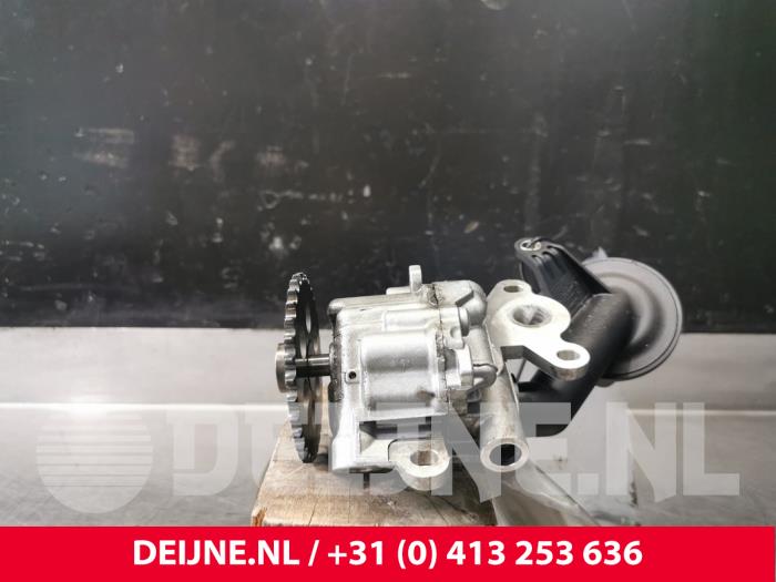 Gebruikte Oliepomp Ford Transit Custom Prijs € 60,50 Inclusief btw aangeboden door van Deijne Onderdelen Uden B.V.