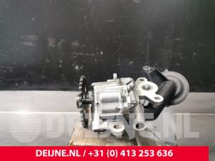 Gebruikte Oliepomp Ford Transit Custom Prijs € 60,50 Inclusief btw aangeboden door van Deijne Onderdelen Uden B.V.