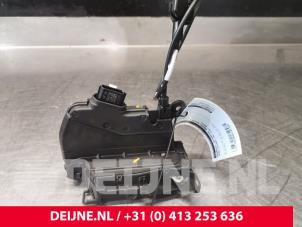 Opel Vivaro Türschlossmechanik 2-türig rechts O145192 foto 2