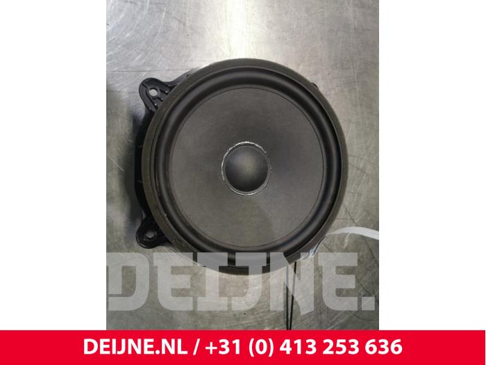 Gebruikte Luidspreker Tesla Model 3 Long Range, Performance AWD Prijs € 30,25 Inclusief btw aangeboden door van Deijne Onderdelen Uden B.V.