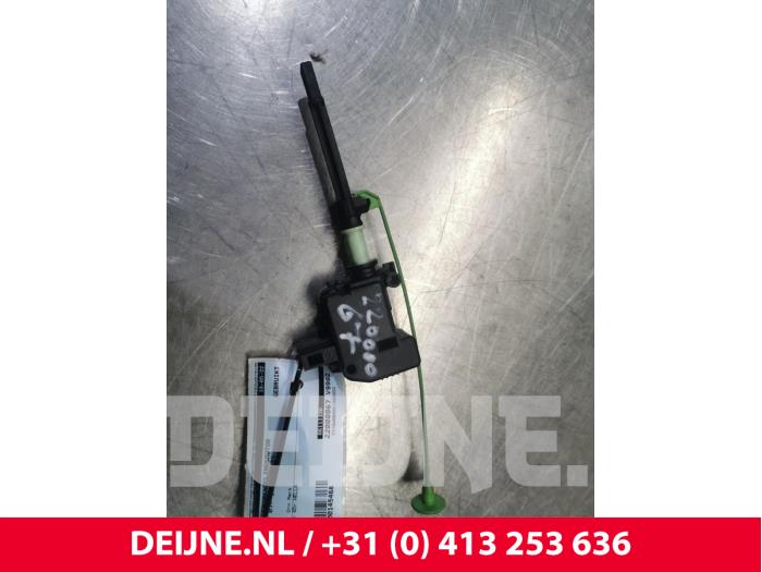 Volvo V70 Tank flap lock motor O145468