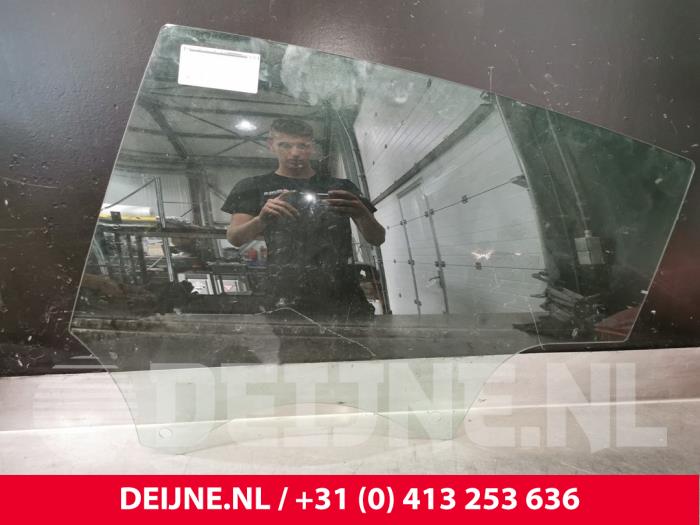 Tesla Model 3 Türscheibe 4-türig links hinten O145509