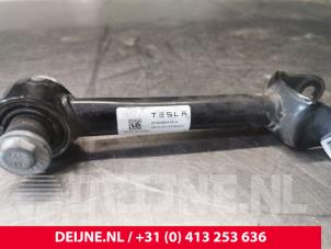 Tesla Model 3 Querlenker oben rechts hinten O145547 foto 2