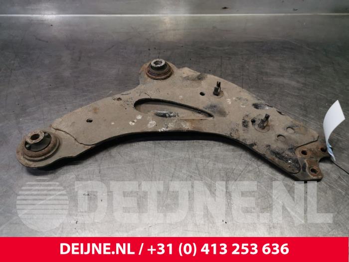 Renault Trafic Draagarm onder rechts-voor O145971