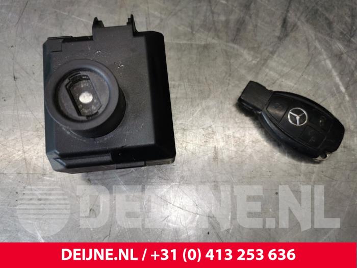 Mercedes Vito Kontaktslot+Sleutel O146188