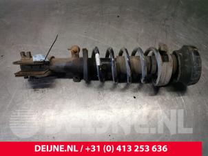 Gebruikte Mac Phersonpoot rechts-voor Opel Vivaro 1.9 DI Prijs € 30,25 Inclusief btw aangeboden door van Deijne Onderdelen Uden B.V.