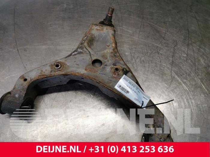 Mercedes Sprinter Draagarm onder rechts-voor O146301