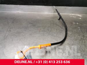 Gebruikte Peilstok Olie Volkswagen Crafter 2.5 TDI 30/32/35 Prijs € 12,10 Inclusief btw aangeboden door van Deijne Onderdelen Uden B.V.