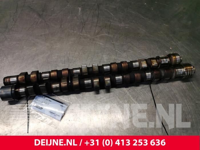 Volvo V70 Nokkenas set O146332