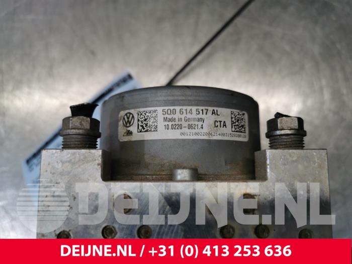 Volkswagen Golf ABS pump O146680