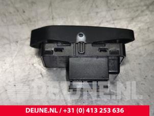 Volkswagen Golf Zentralverriegelung Schalter O146688 foto 2