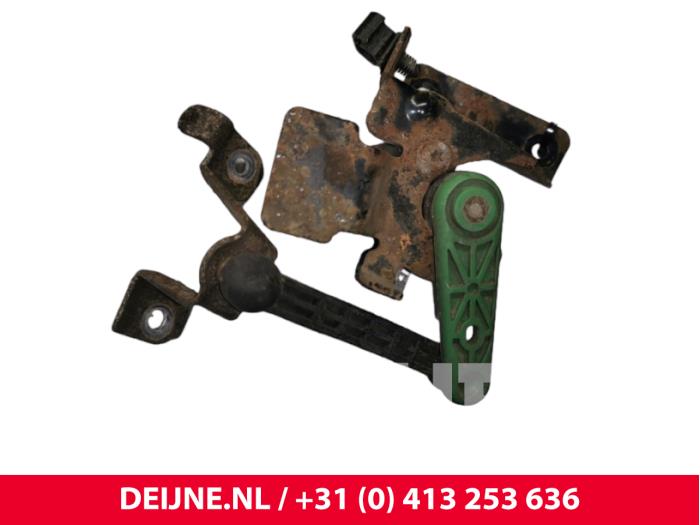 Volkswagen Golf Xenon height adjustment O146696
