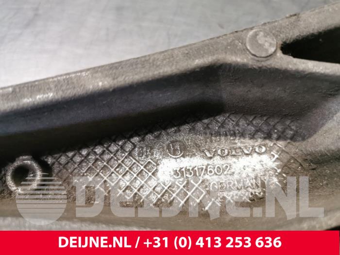 Volvo V60 Federteller links hinten O146707