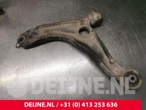 Opel Movano Front lower wishbone, right O146820 photo 2