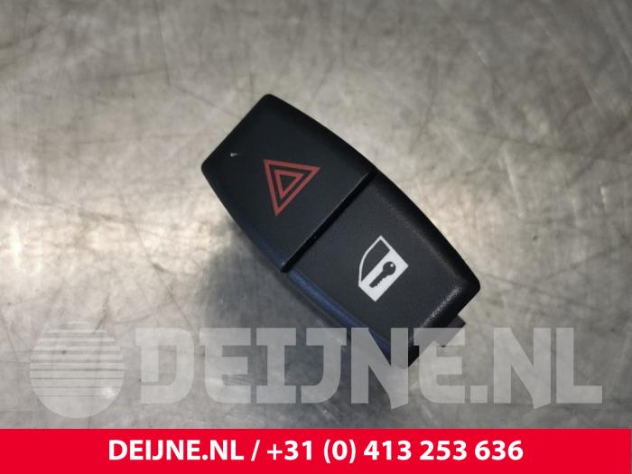 BMW 5-Serie Paniekverlichtings Schakelaar O146944