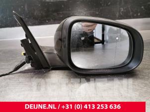 Gebruikte Spiegel Buiten rechts Volvo V60 I (FW/GW) 2.0 D3 16V Prijs € 125,00 Margeregeling aangeboden door van Deijne Onderdelen Uden B.V.