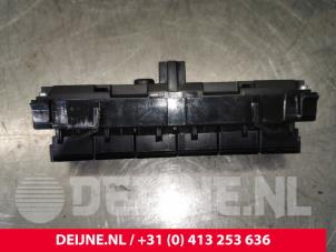 Mercedes E-Klasse Schakelaar O147040 foto 3