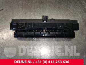 Mercedes E-Klasse Schakelaar O147040 foto 2