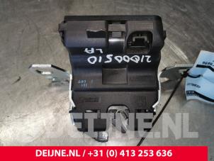 Mercedes E-Klasse Rear seat lock O147050 photo 2