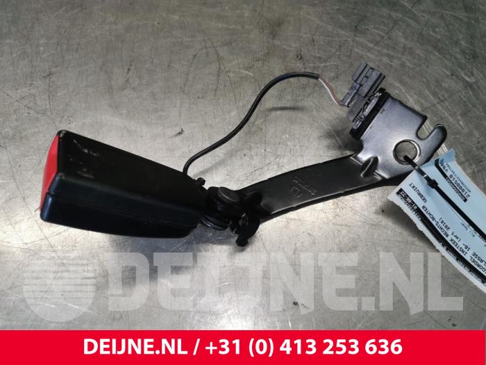 Mercedes E-Klasse Veiligheidsgordel Insteek rechts-achter O147070