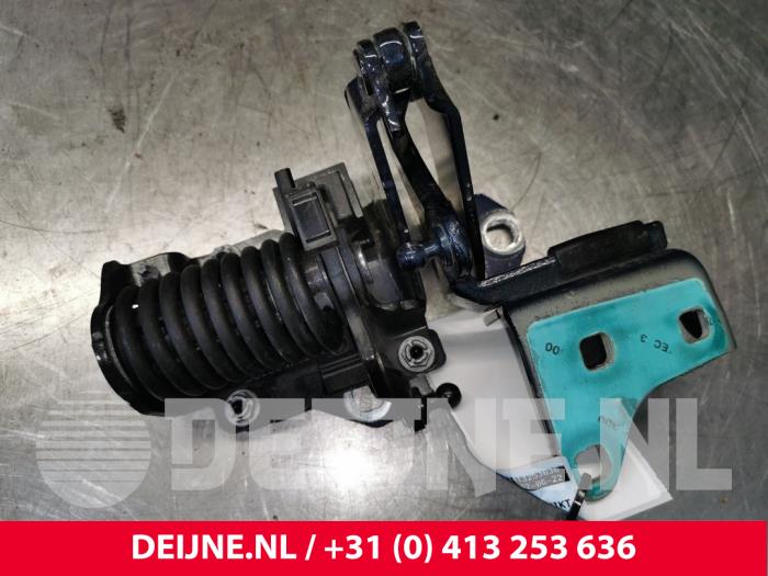 Mercedes E-Klasse Scharnier Achterklep O147157