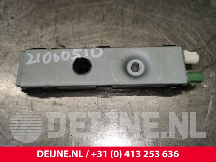 Mercedes E-Klasse Antenne Versterker O147167