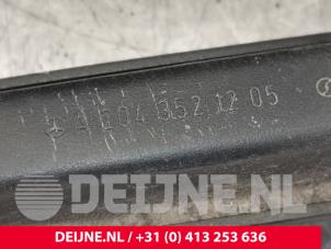 Mercedes E-Klasse Draagarm onder rechts-achter O147176 foto 3