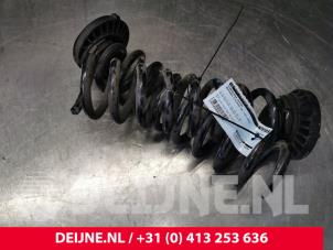 Mercedes E-Klasse Rear coil spring O147202 photo 3