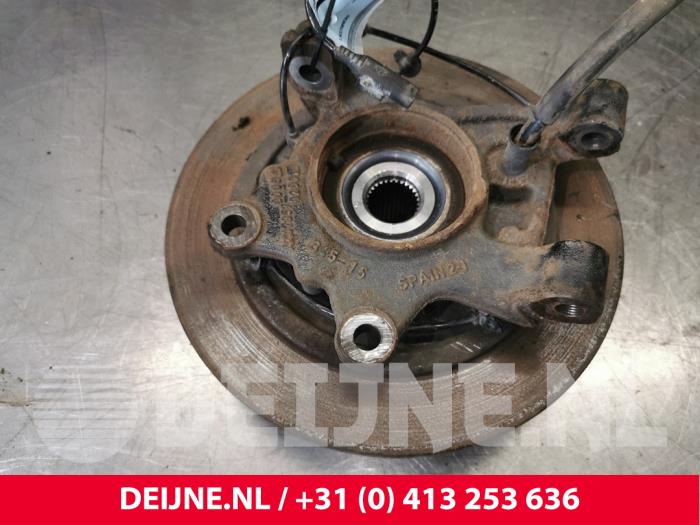 Mercedes Vito Fusee links-achter O147342