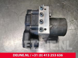 Mercedes Vito ABS Pomp O147343 foto 2