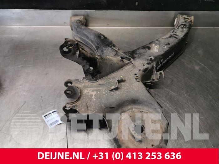 Mercedes Vito Draagarm links-achter O147348