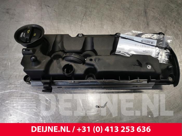 Gebruikte Kleppendeksel Volkswagen Golf VII Variant (AUVV) 2.0 TDI 150 16V Prijs € 19,00 Margeregeling aangeboden door van Deijne Onderdelen Uden B.V.