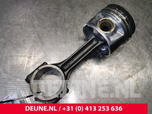 Gebruikte Zuiger Volkswagen Golf VII Variant (AUVV) 2.0 TDI 150 16V Prijs € 50,00 Margeregeling aangeboden door van Deijne Onderdelen Uden B.V.