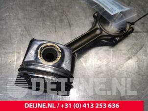 Gebruikte Zuiger Volkswagen Golf VII Variant (AUVV) 2.0 TDI 150 16V Prijs € 50,00 Margeregeling aangeboden door van Deijne Onderdelen Uden B.V.