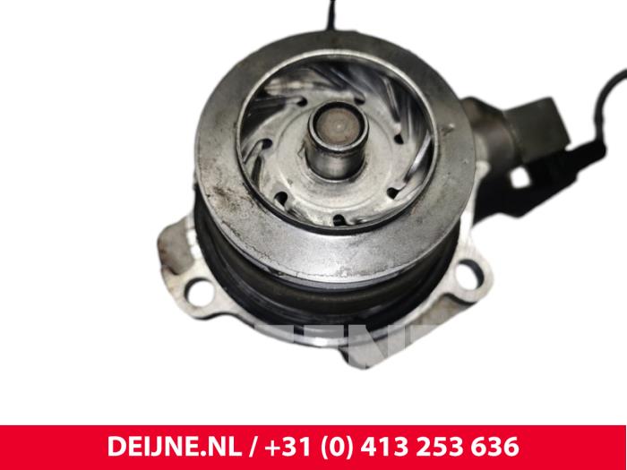 Gebruikte Waterpomp Volkswagen Golf VII Variant (AUVV) 2.0 TDI 150 16V Prijs € 50,00 Margeregeling aangeboden door van Deijne Onderdelen Uden B.V.