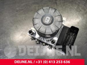 Volvo XC60 ABS pump O147486 photo 2