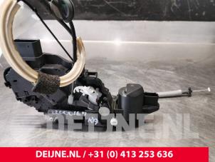 Volvo XC60 Deurslot Mechaniek 4Deurs rechts-achter O147726 foto 2