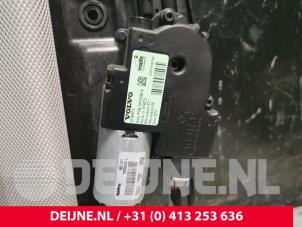 Volvo XC60 Panoramic roof O147734 photo 3