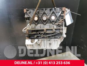 Renault Megane Engine crankcase O147825 photo 4