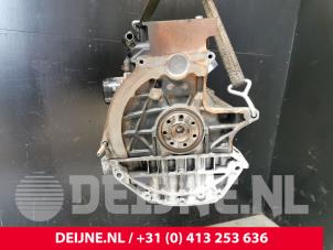 Renault Megane Engine crankcase O147825 photo 3