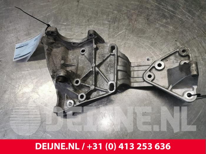 Volvo S60 Klimapumpe Stütze O147852