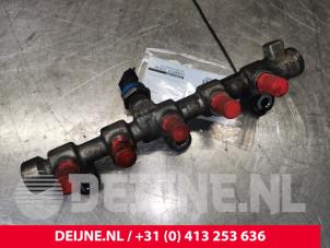 Opel Movano Einspritzdüse (Einspritzer) O147858 foto 3